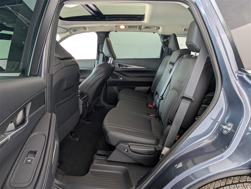 2026 Infiniti QX60 Luxe photo 6