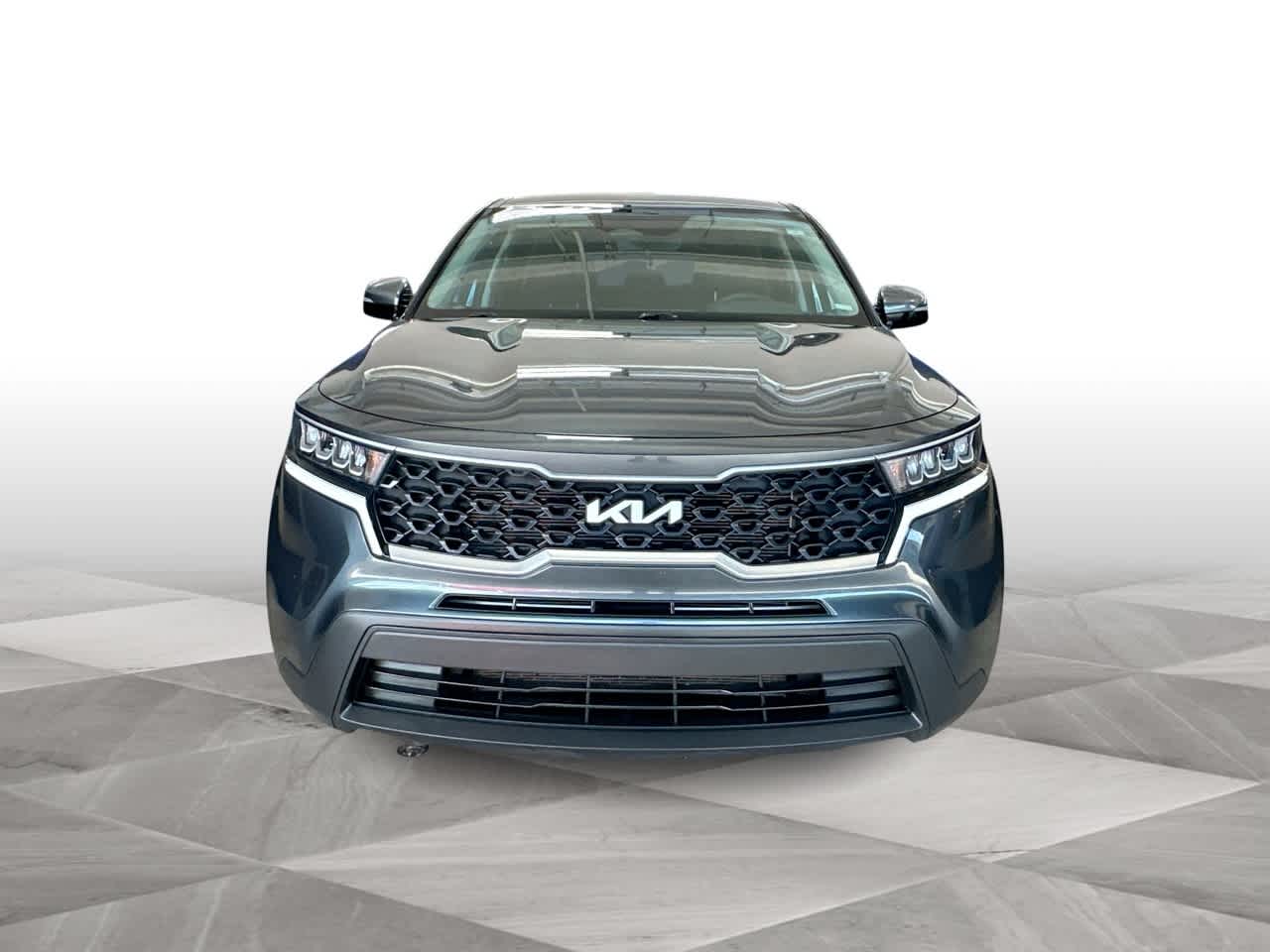 2023 Kia Sorento LX photo 2