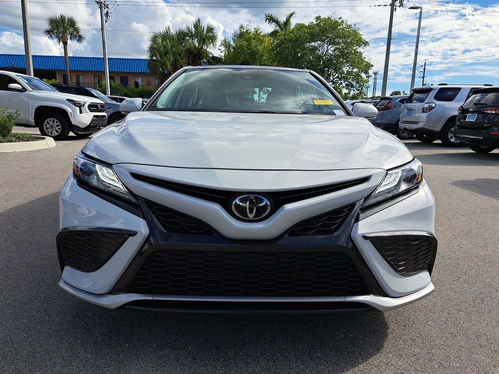 2022 Toyota Camry XSE photo 9