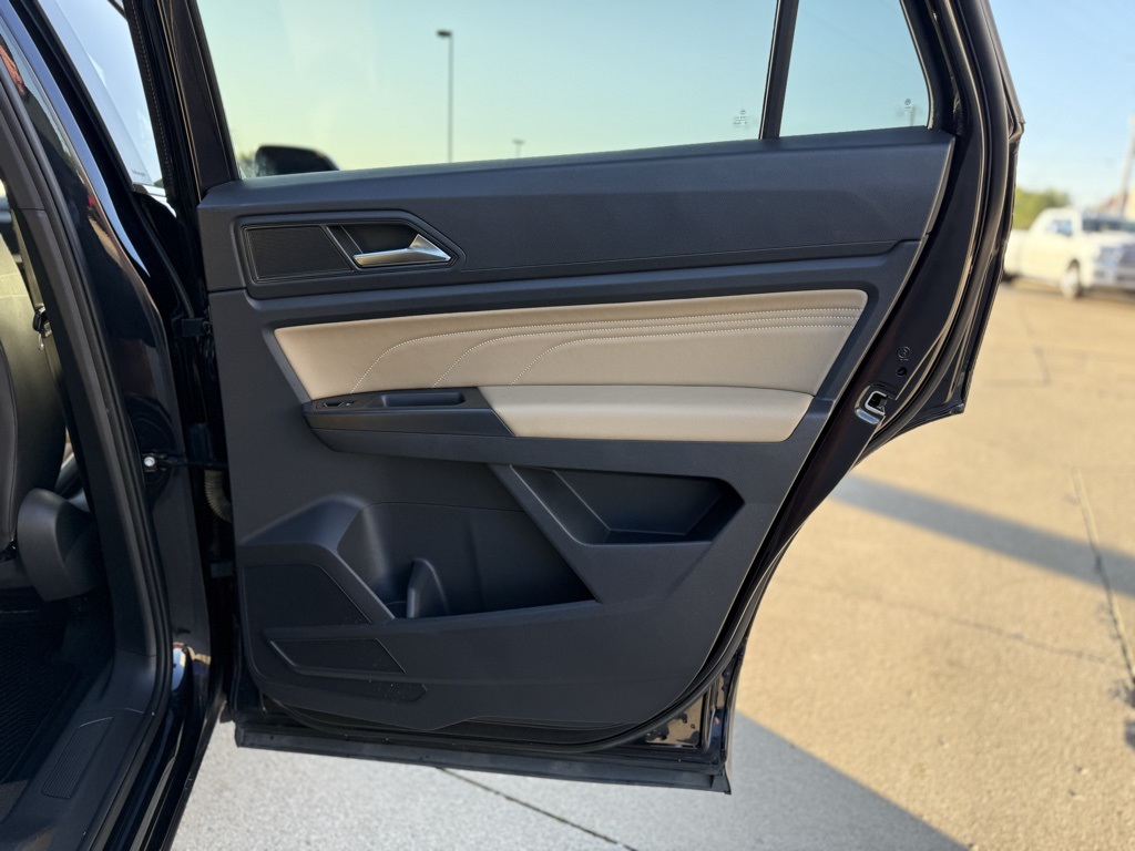 2021 Volkswagen Atlas Cross Sport V6 SE Technology R-Line photo 28