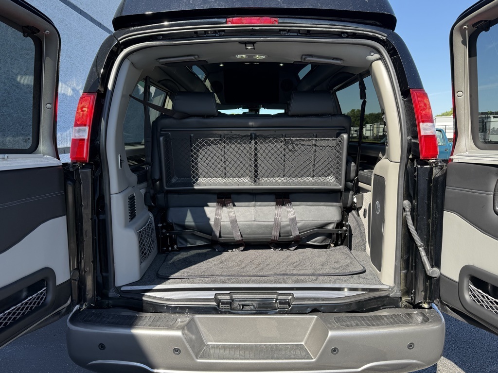 2025 Gmc Savana photo 5