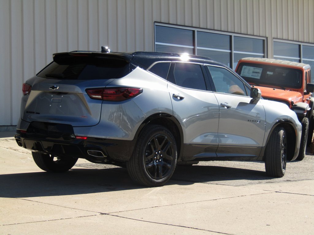 2025 Chevrolet Blazer RS photo 3