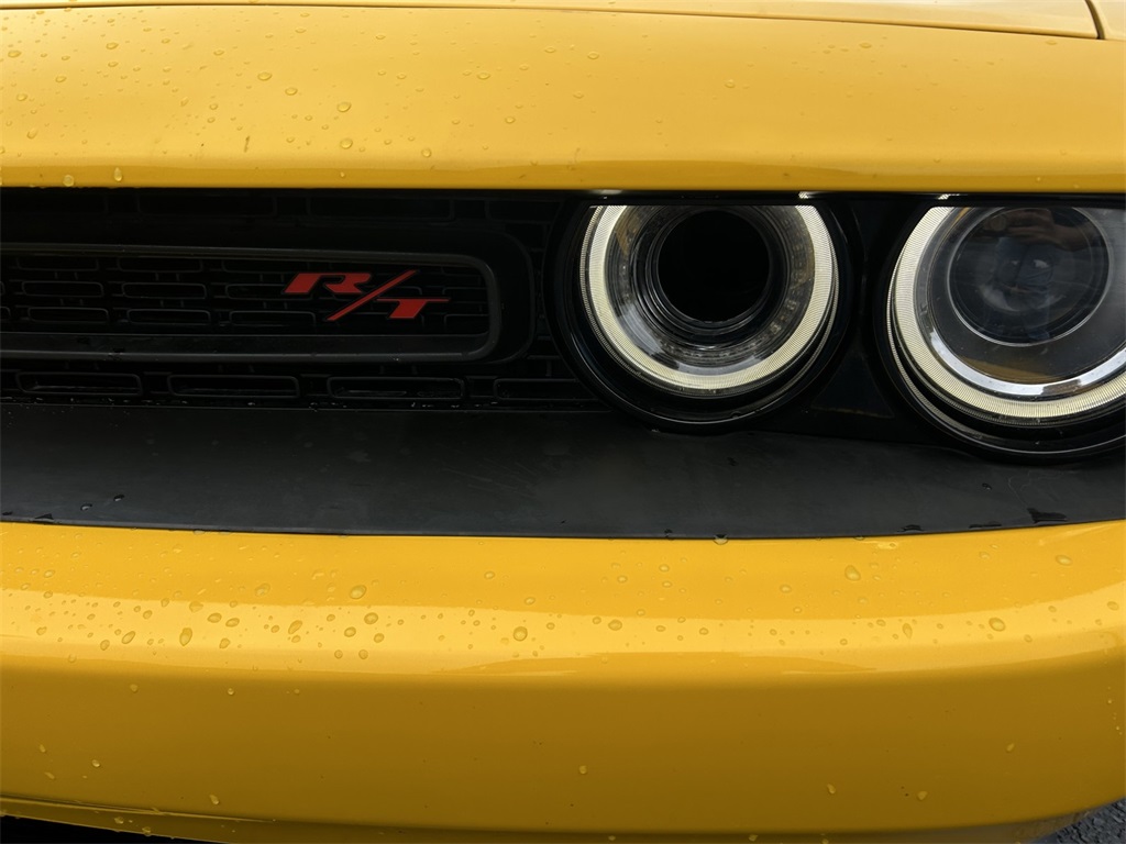 2017 Dodge Challenger R/T photo 11