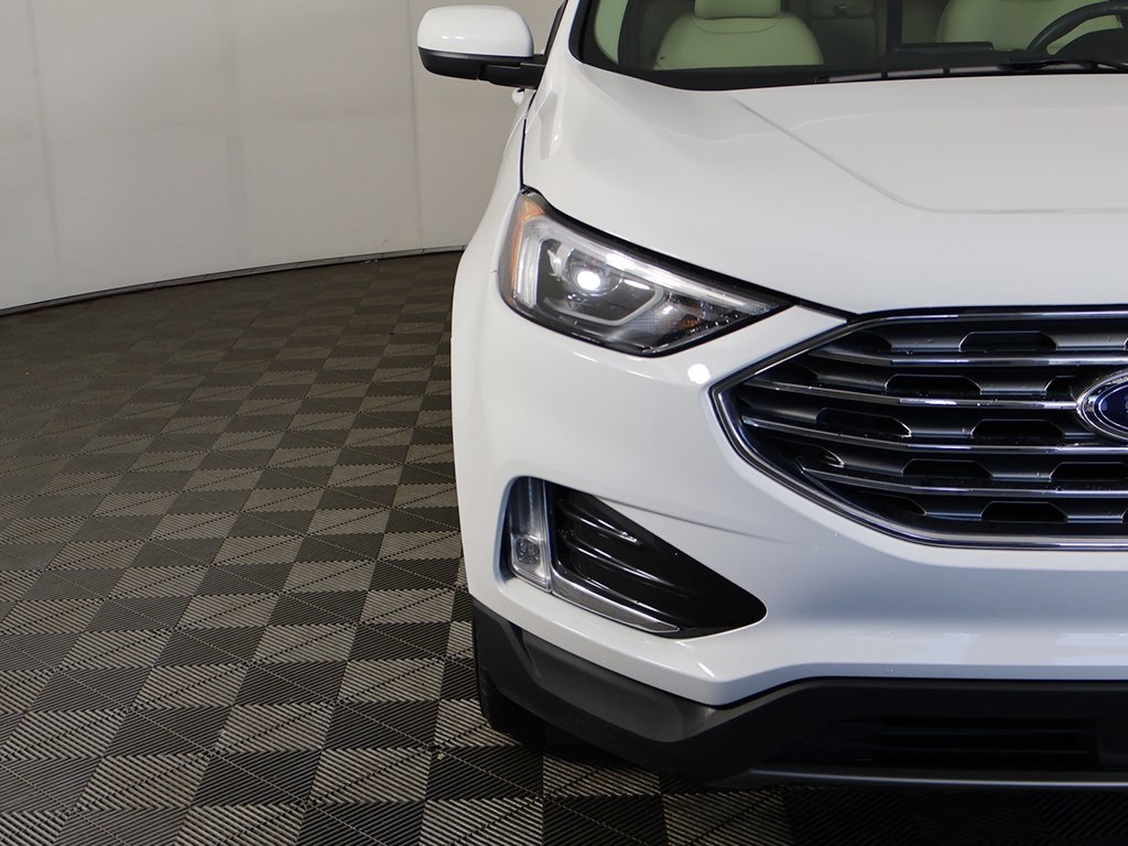 2022 Ford Edge SEL photo 13