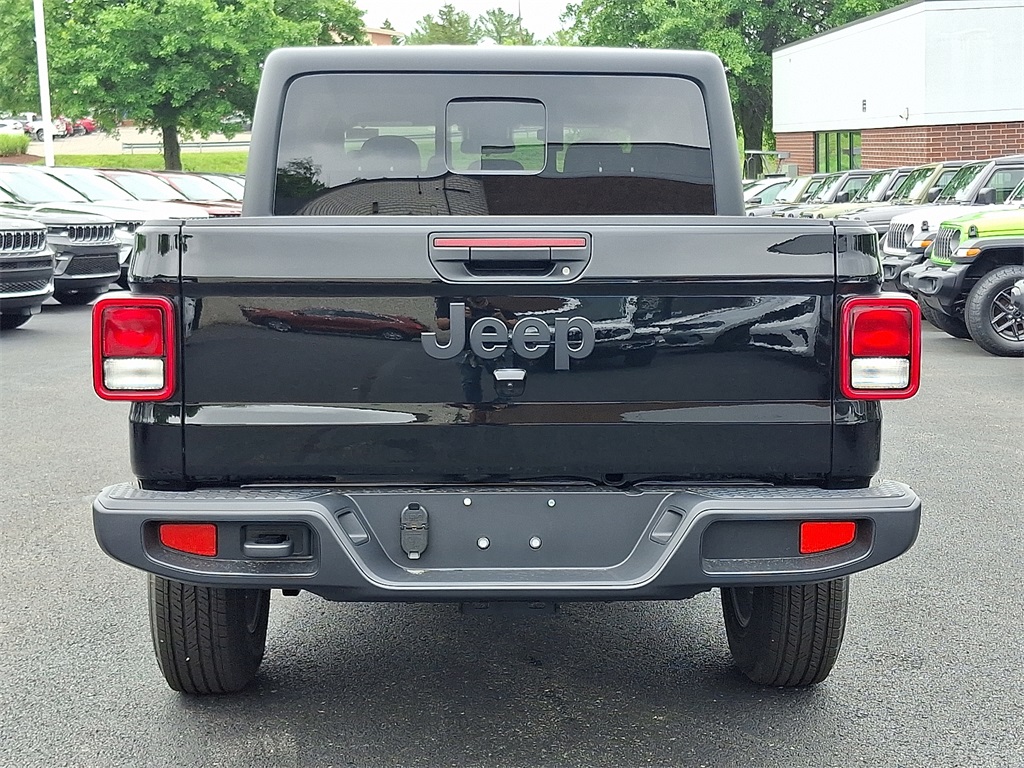2025 Jeep Gladiator Sport S photo 4