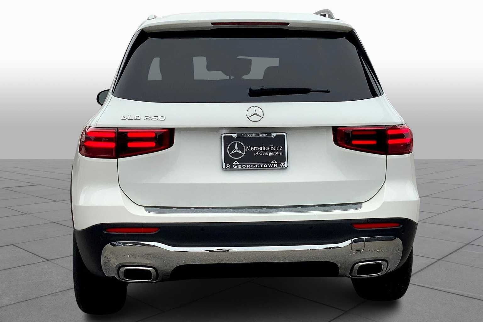 2025 Mercedes Benz GLB 250 photo 5