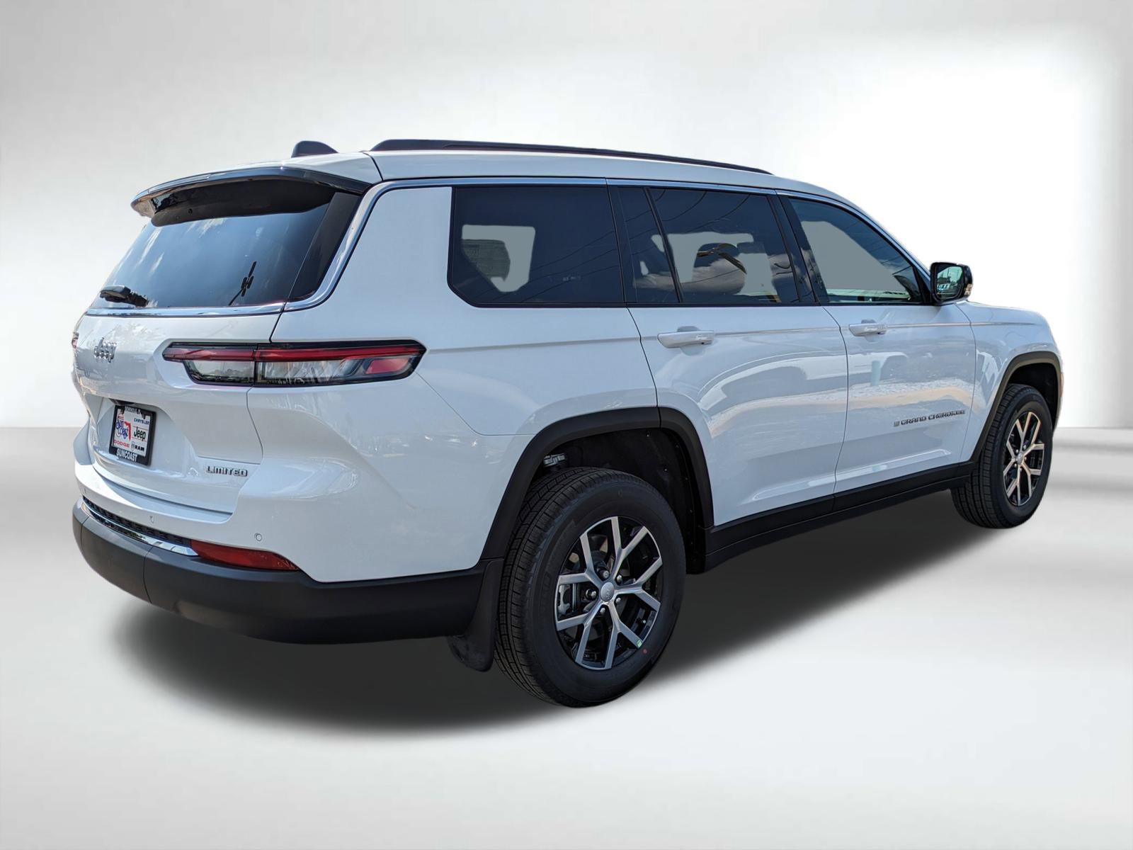 2025 Jeep Grand Cherokee Limited photo 2