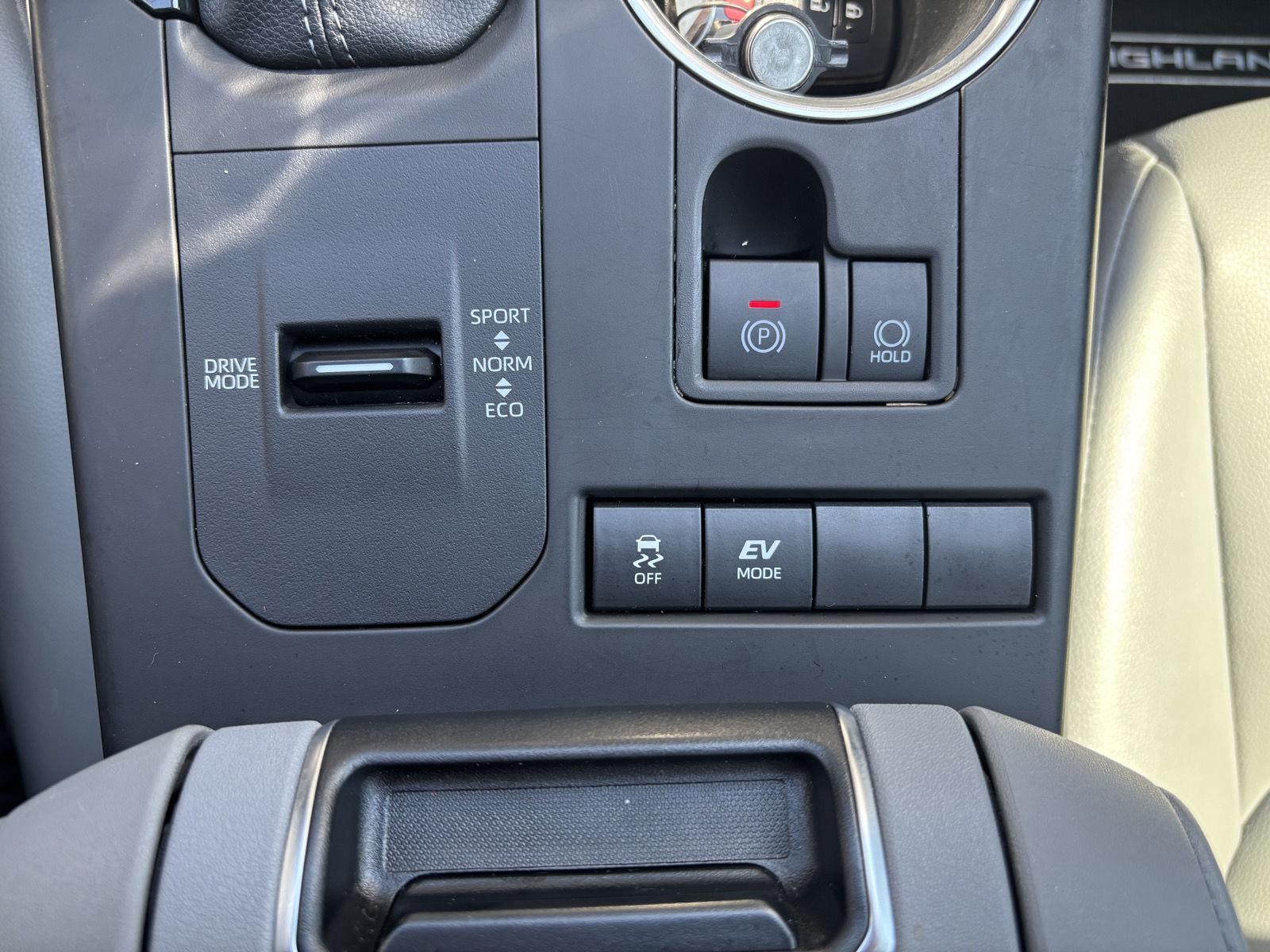 2022 Toyota Highlander Hybrid XLE photo 31