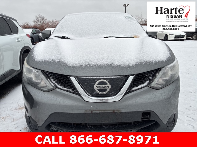 2019 Nissan Rogue Sport S photo 2