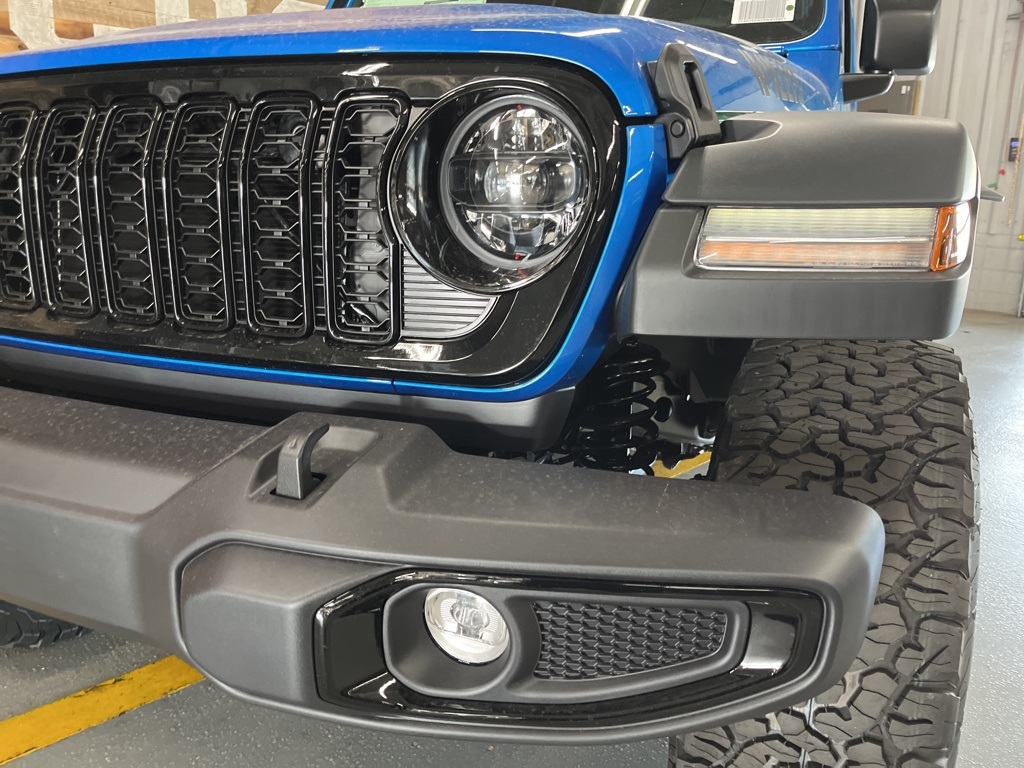 2025 Jeep Wrangler Willys photo 4