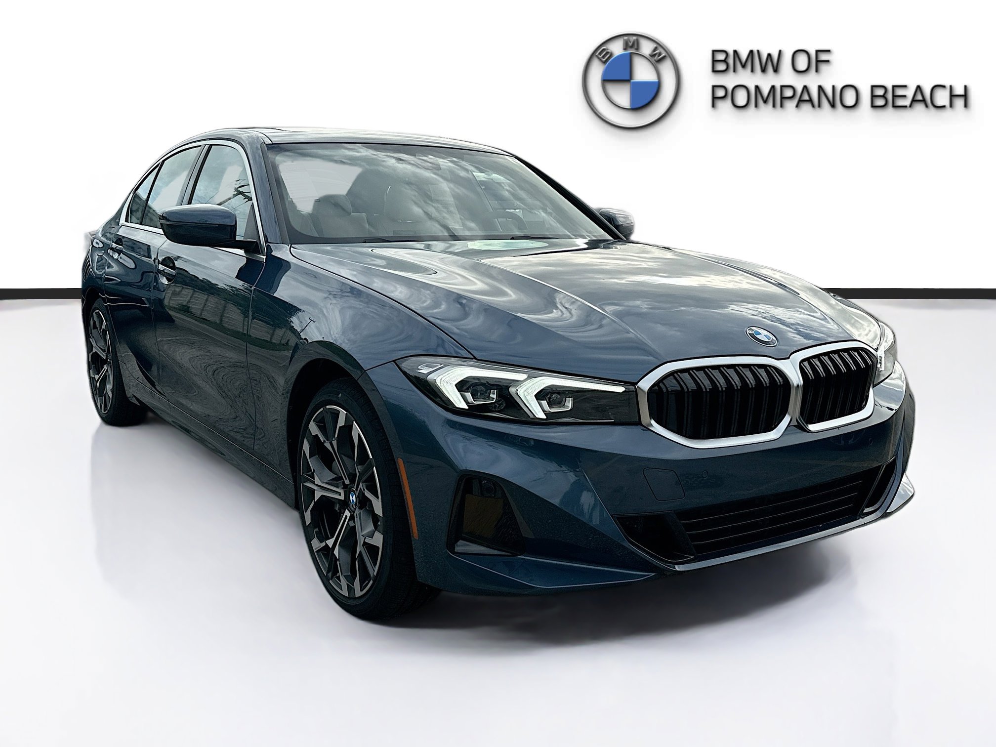 2026 BMW 3 Series 330i's photo