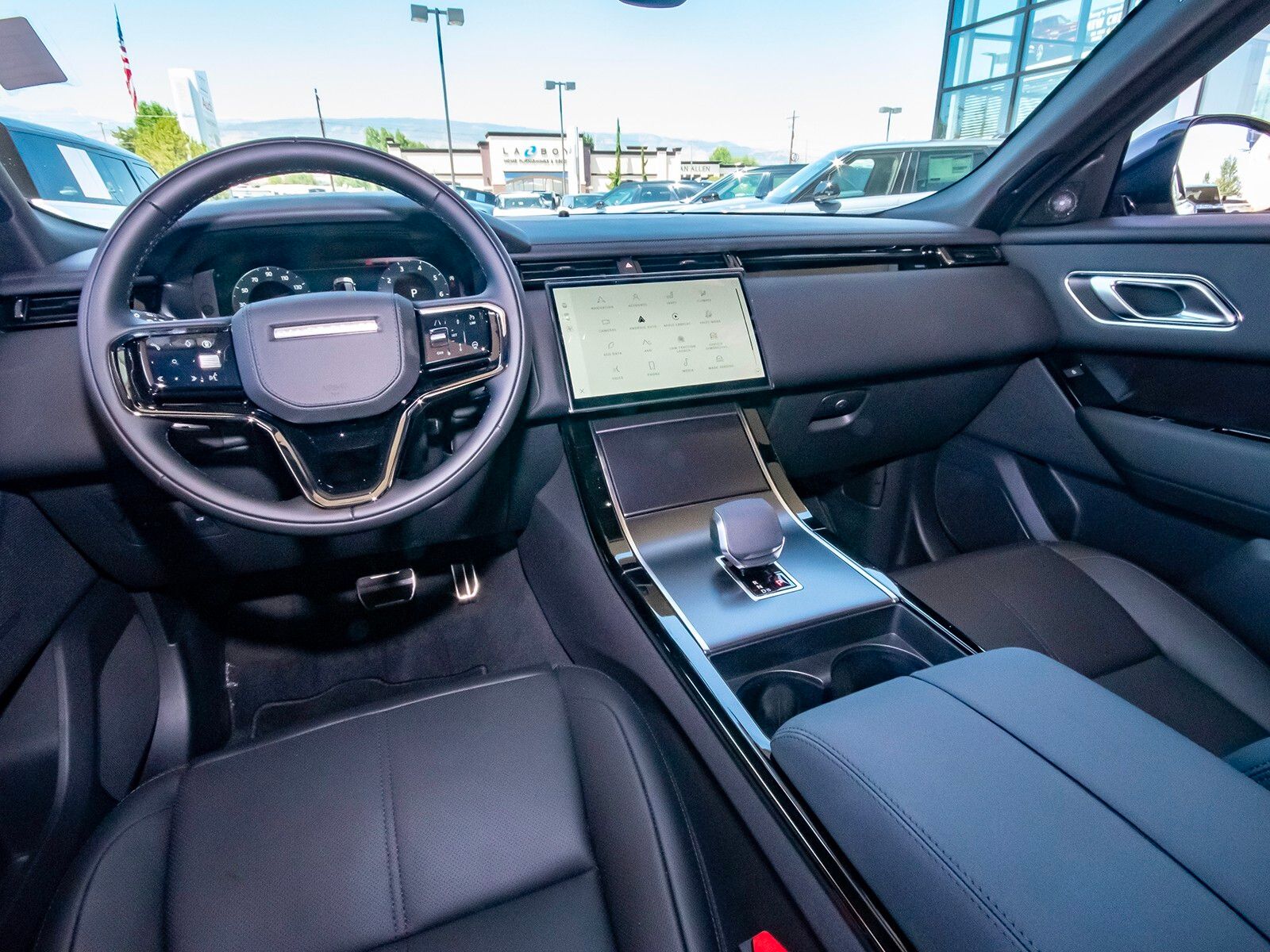 2026 Land Rover Range Rover Velar SE photo 32