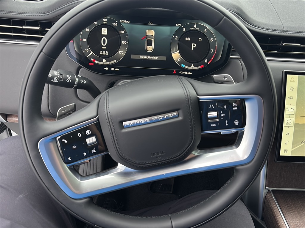 2025 Land Rover Range Rover SE photo 9