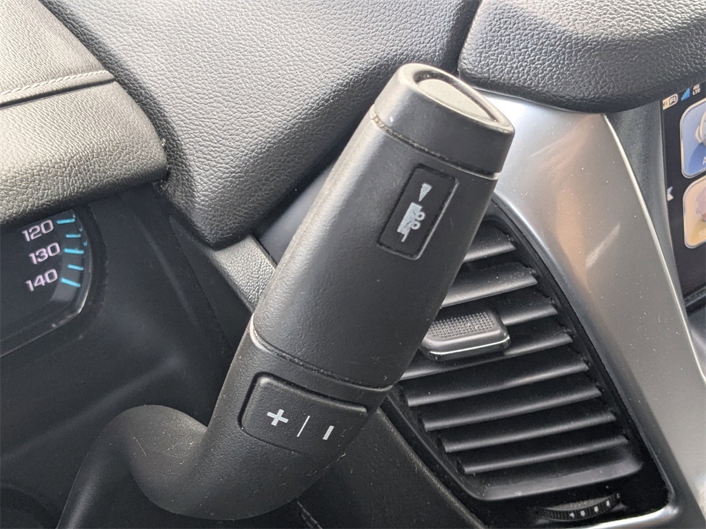 2020 Chevrolet Suburban LT photo 23