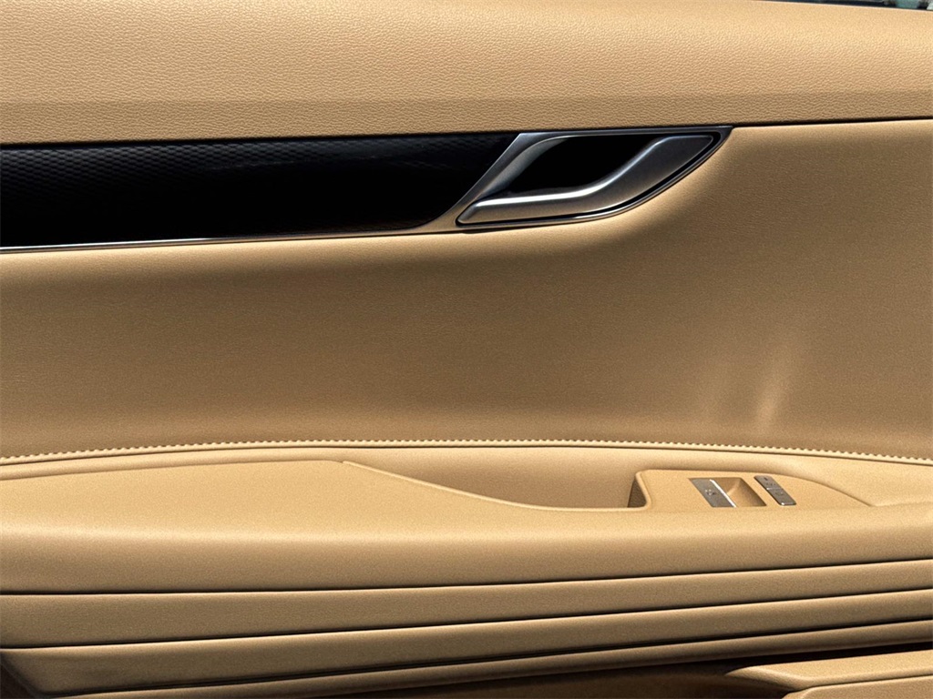 2026 Genesis G80 2.5T AWD photo 17