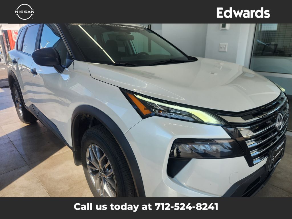 2025 Nissan Rogue S AWD photo 2