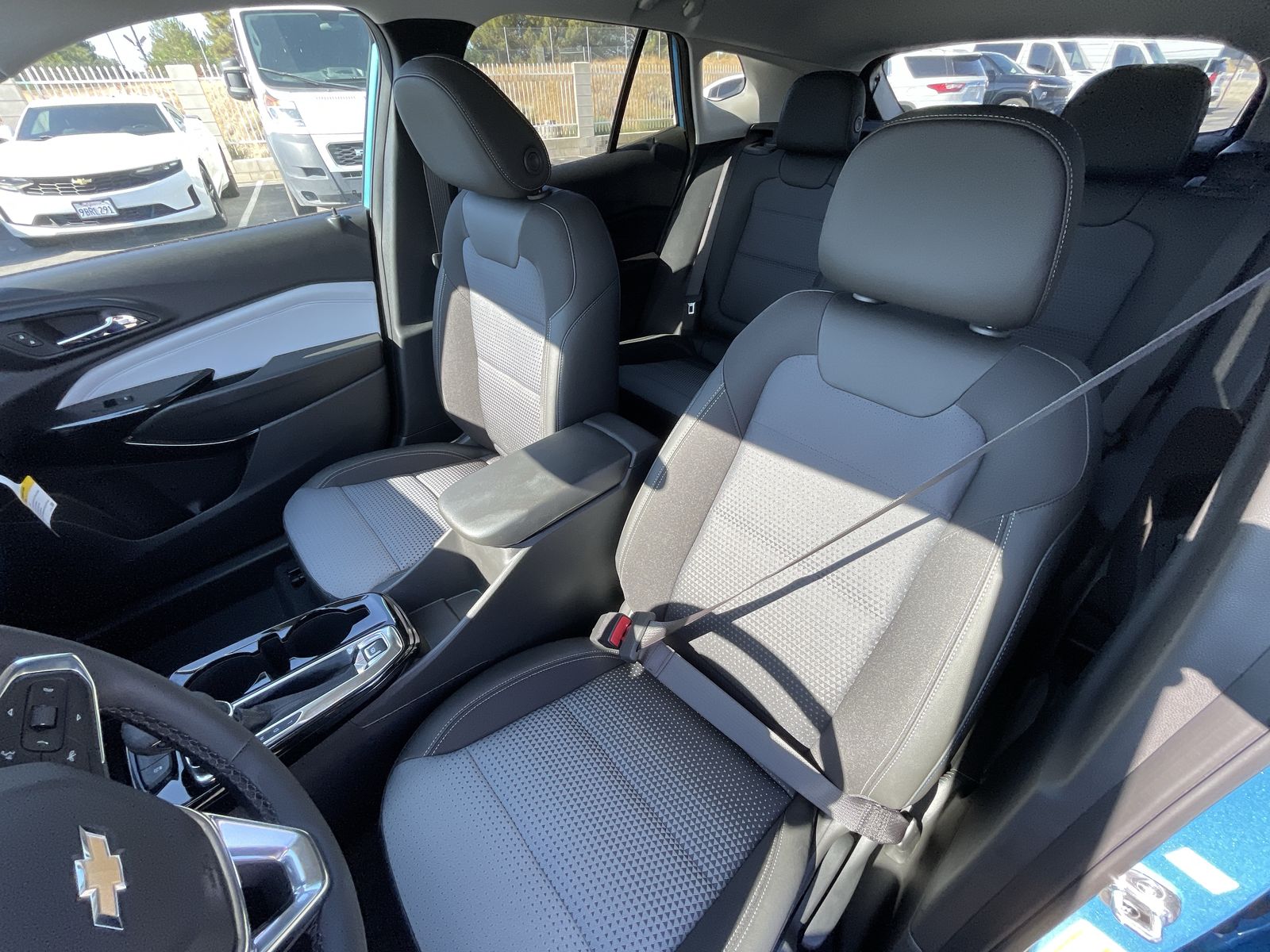 2025 Chevrolet Trax LT photo 21