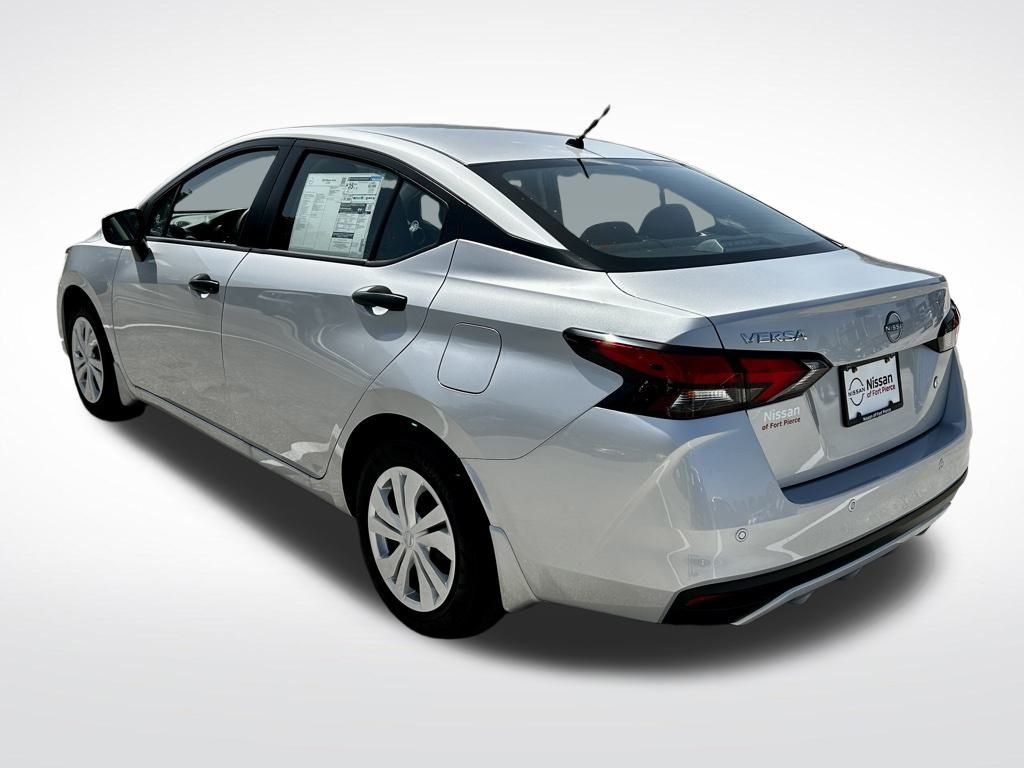 2025 Nissan Versa S photo 4