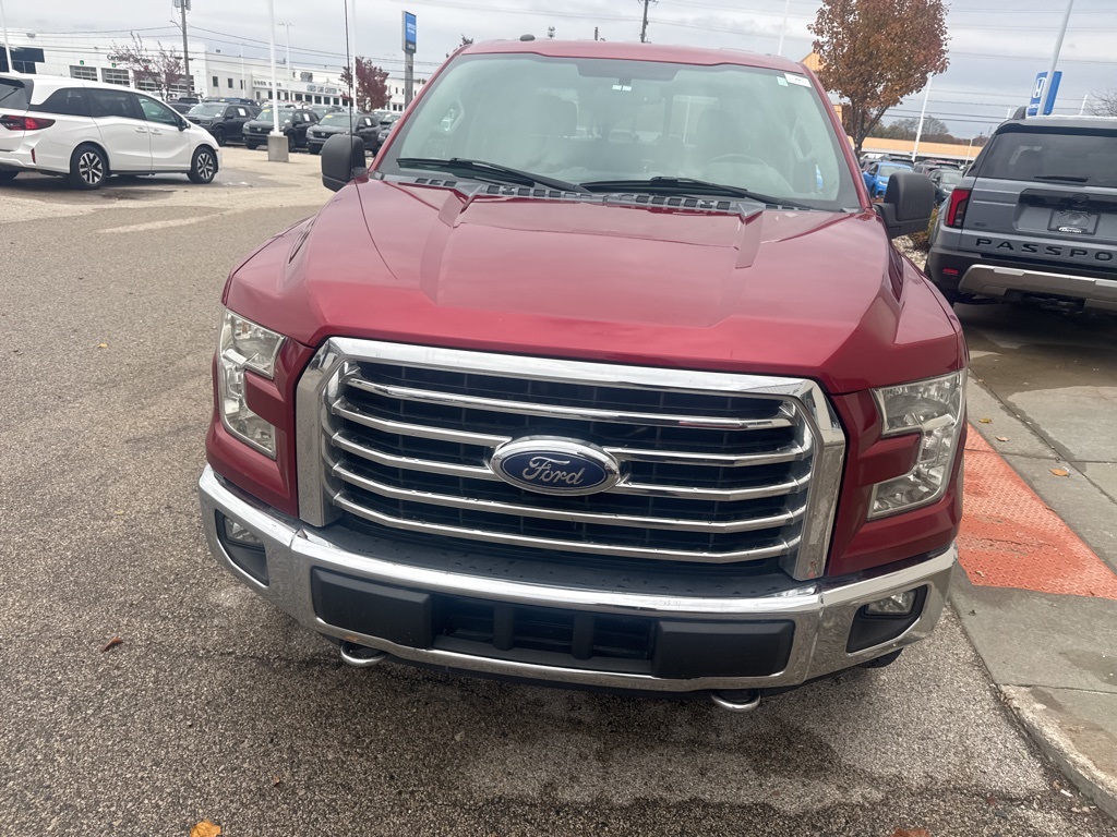 2015 Ford F-150 XLT photo 2