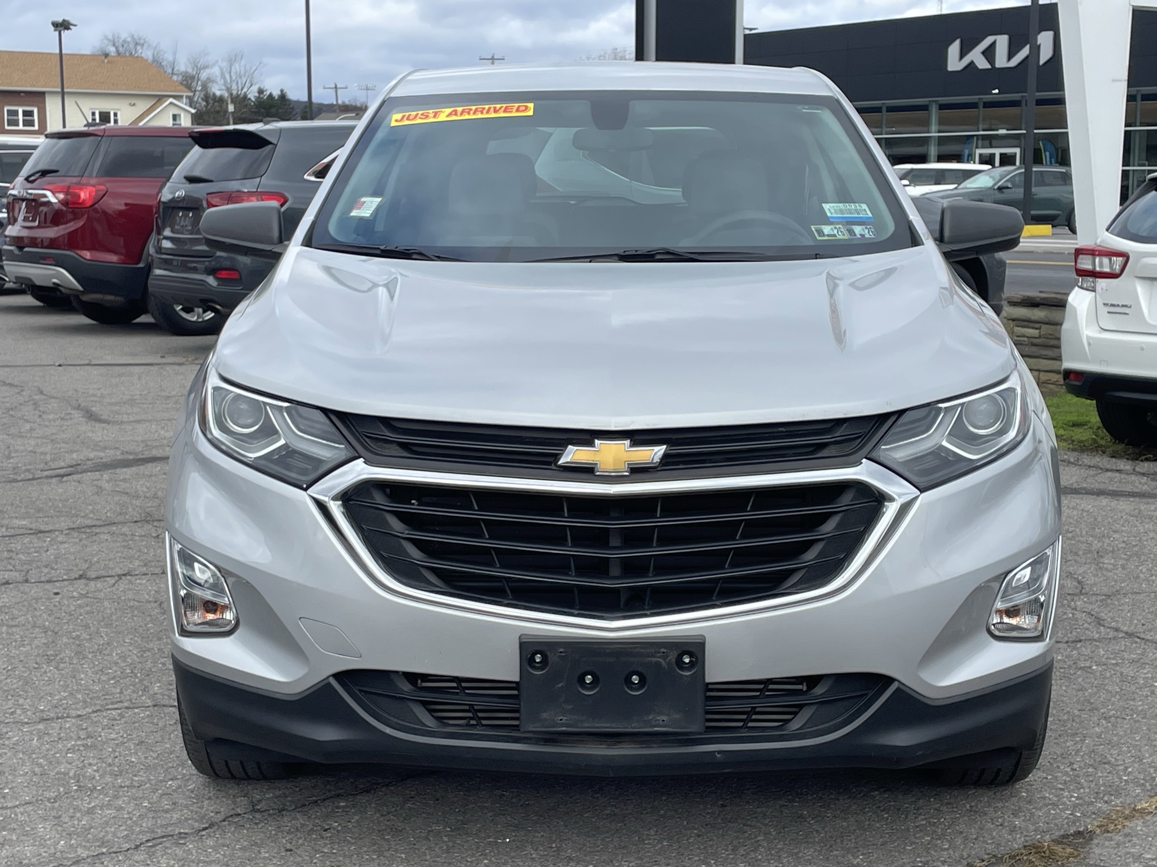 2018 Chevrolet Equinox LS photo 3