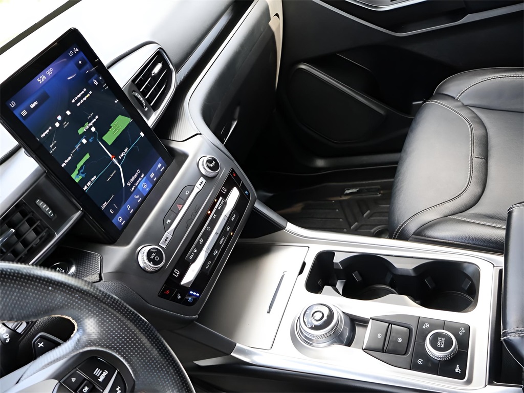 2020 Ford Explorer ST photo 21