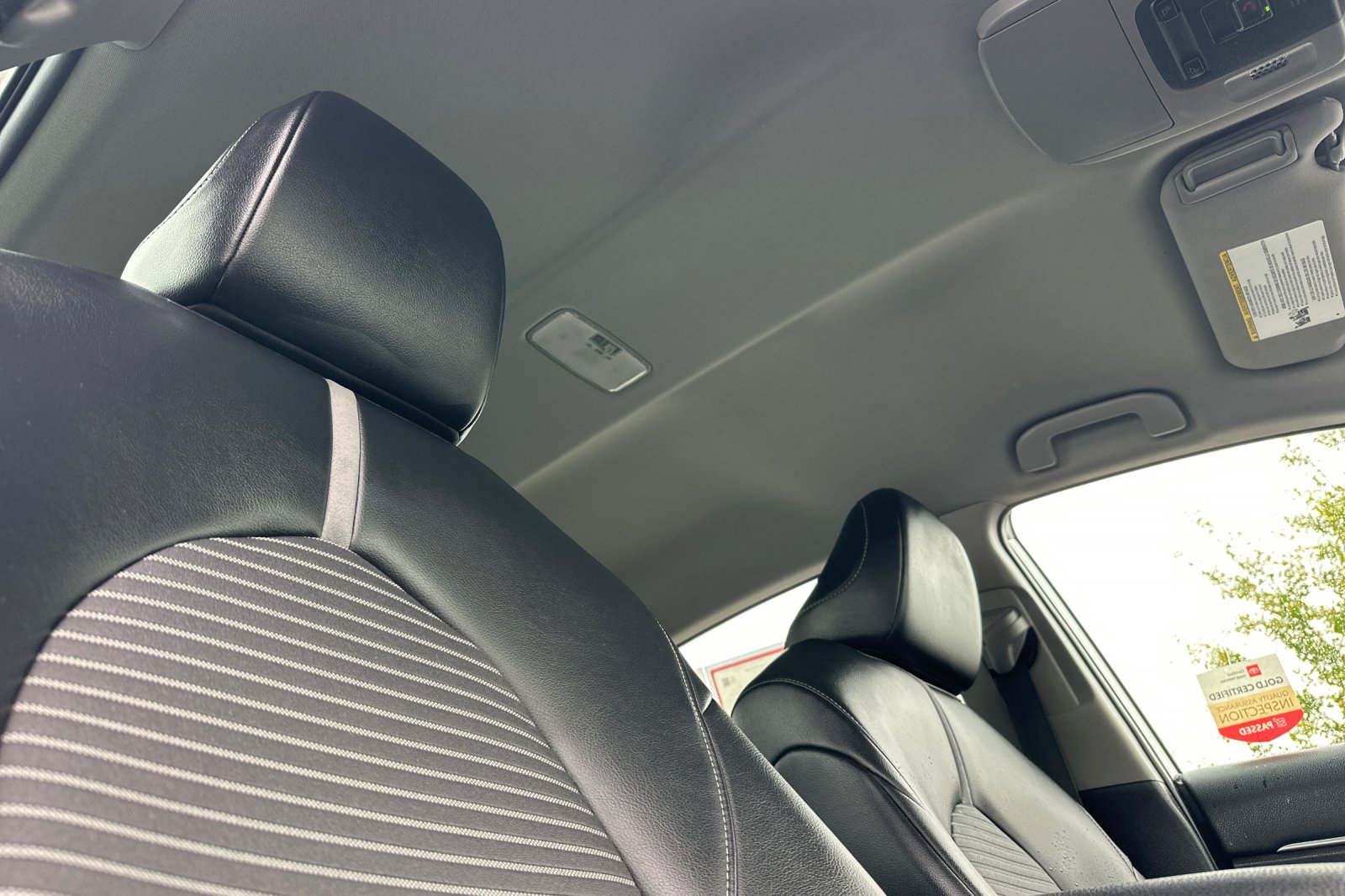 2022 Toyota Camry SE photo 15