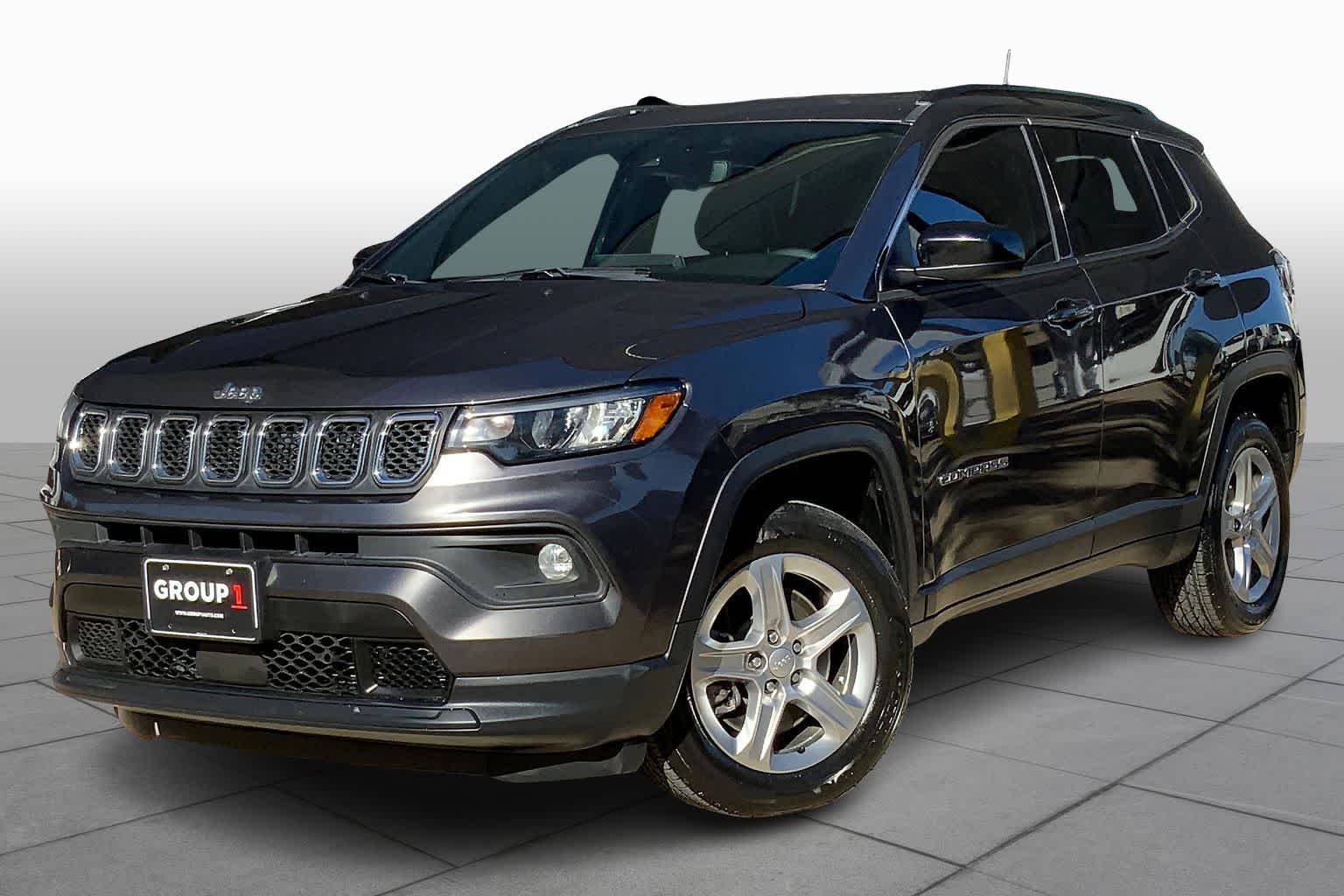 2023 Jeep Compass Latitude's photo