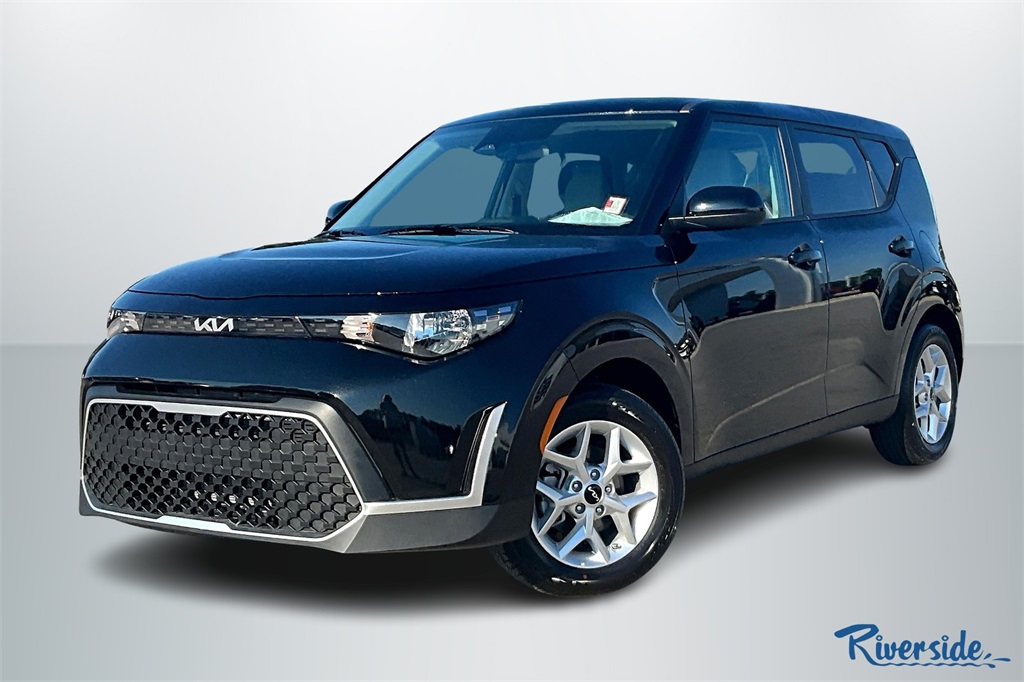 2025 Kia Soul LX photo 3
