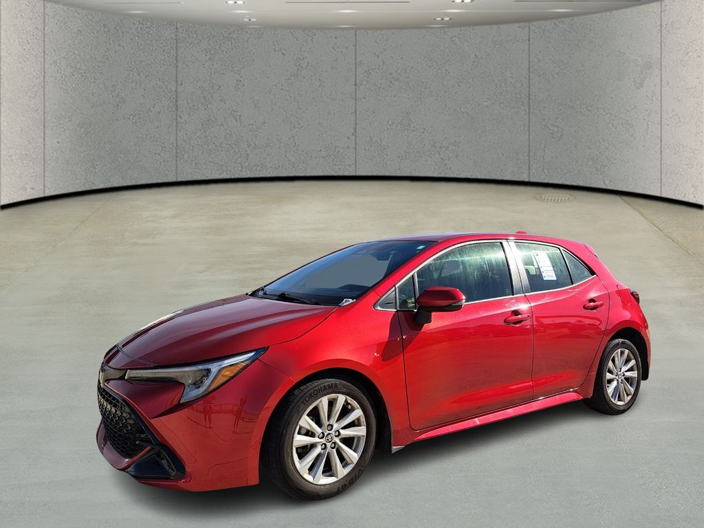 2024 Toyota Corolla Hatchback SE's photo