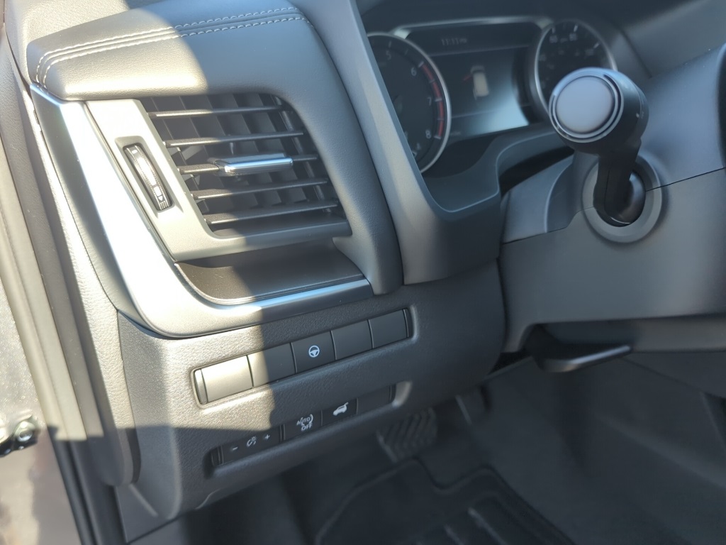 2026 Nissan Rogue SV AWD photo 9