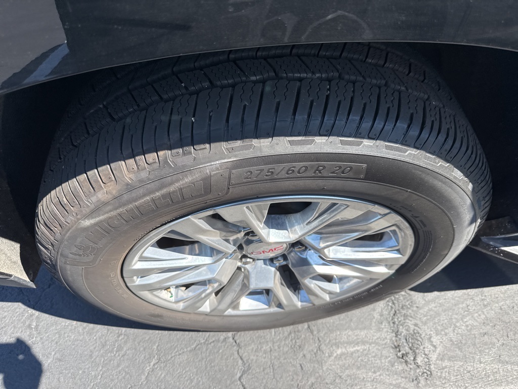 2023 Gmc Yukon Denali photo 2