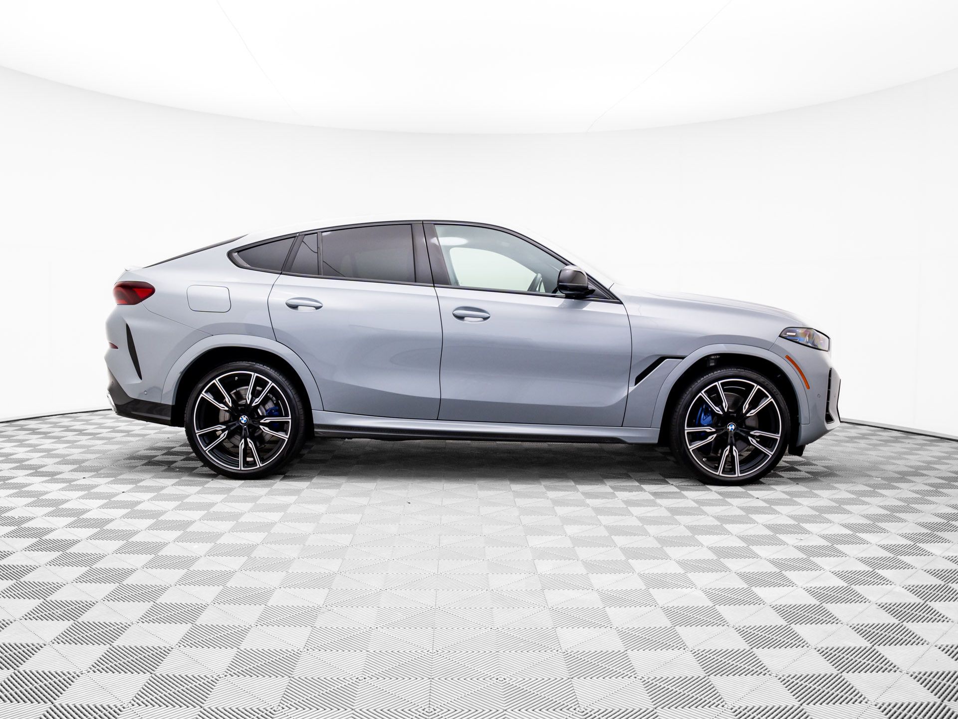 2024 Bmw X6 photo 2
