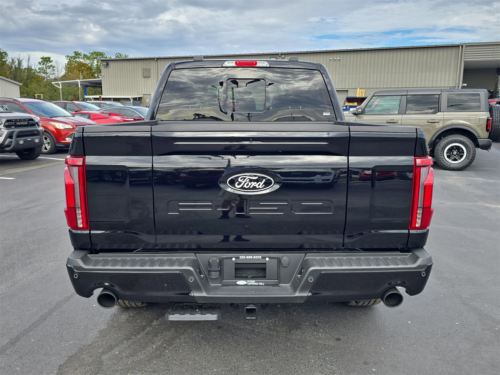 2025 Ford F-150 Lariat photo 2