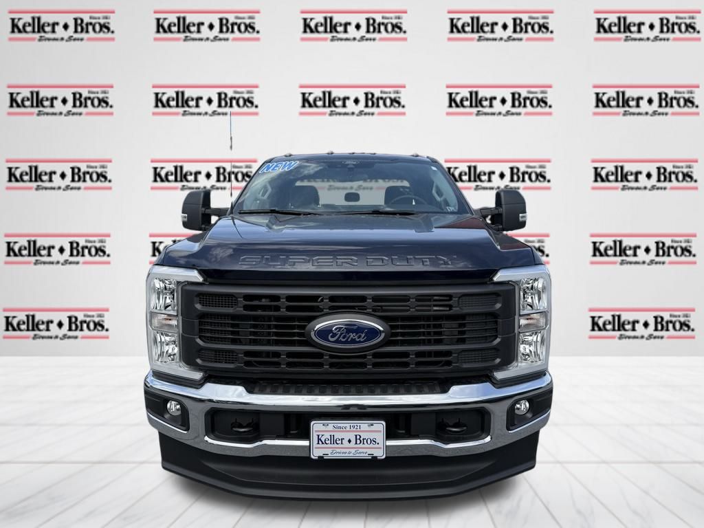 2025 Ford F-350 XL photo 2