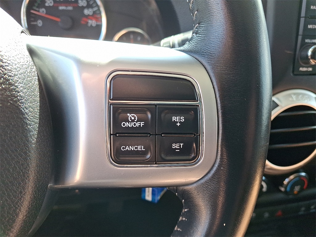 2016 Jeep Wrangler Unlimited Rubicon photo 21