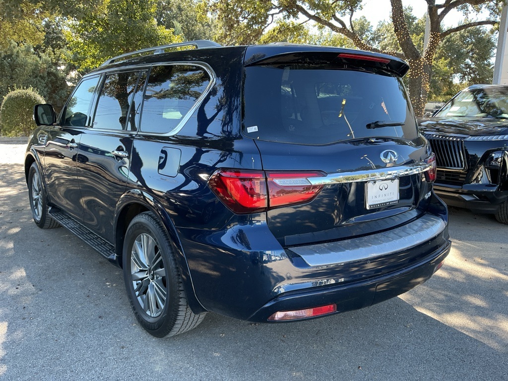 2022 Infiniti QX80 Luxe photo 3