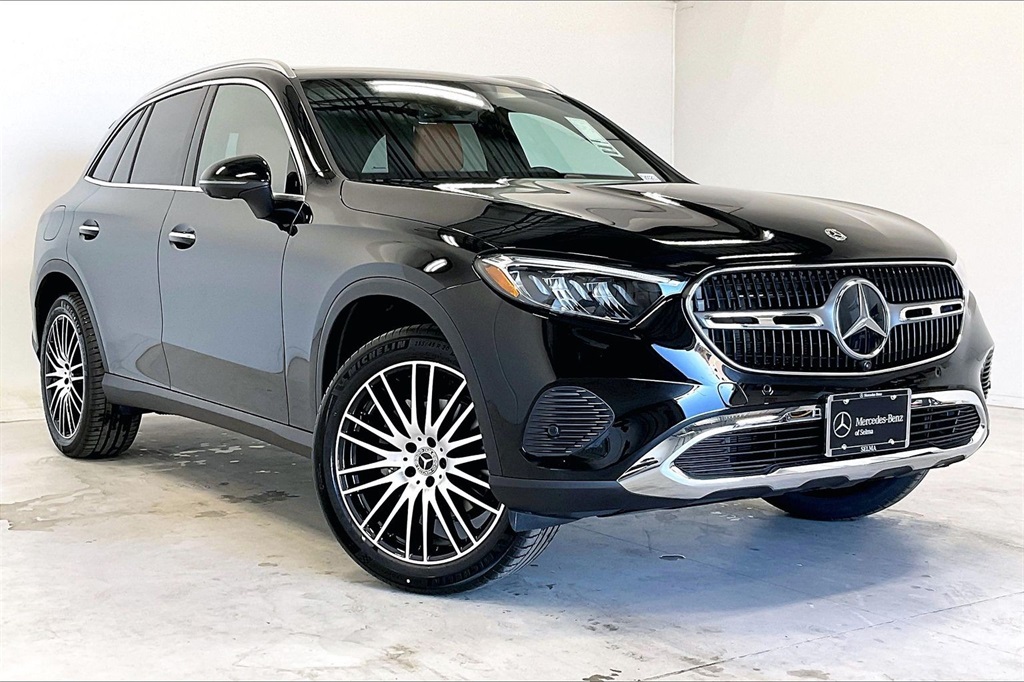 2026 Mercedes-Benz GLC Base's photo