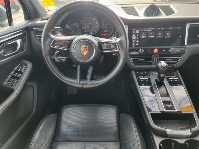 2023 Porsche Macan T photo 24