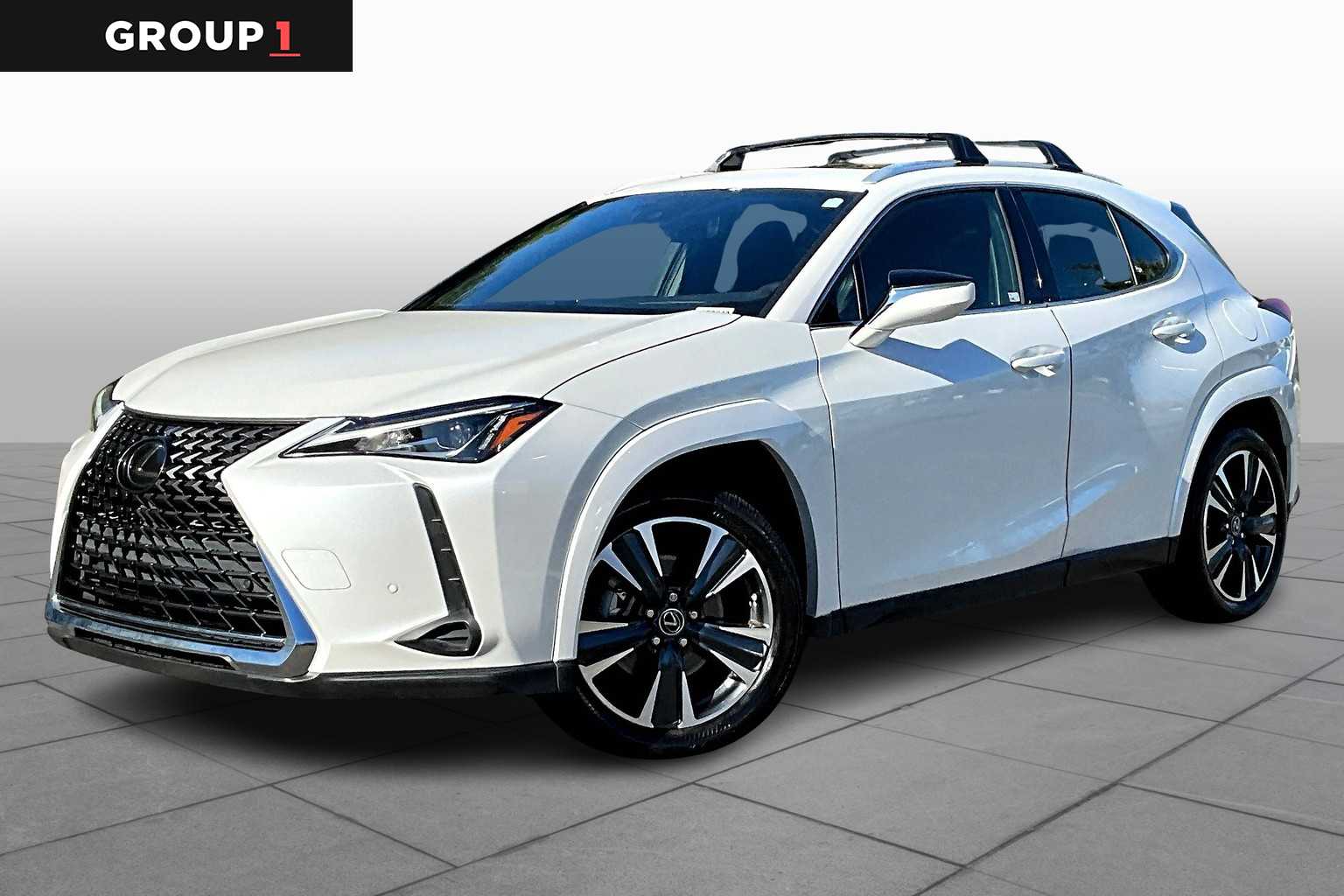 2022 Lexus UX 200's photo