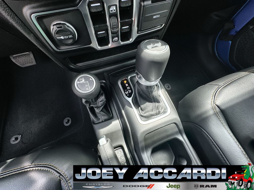 2025 Jeep Wrangler Sahara photo 20