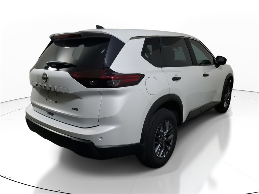 2025 Nissan Rogue S photo 3