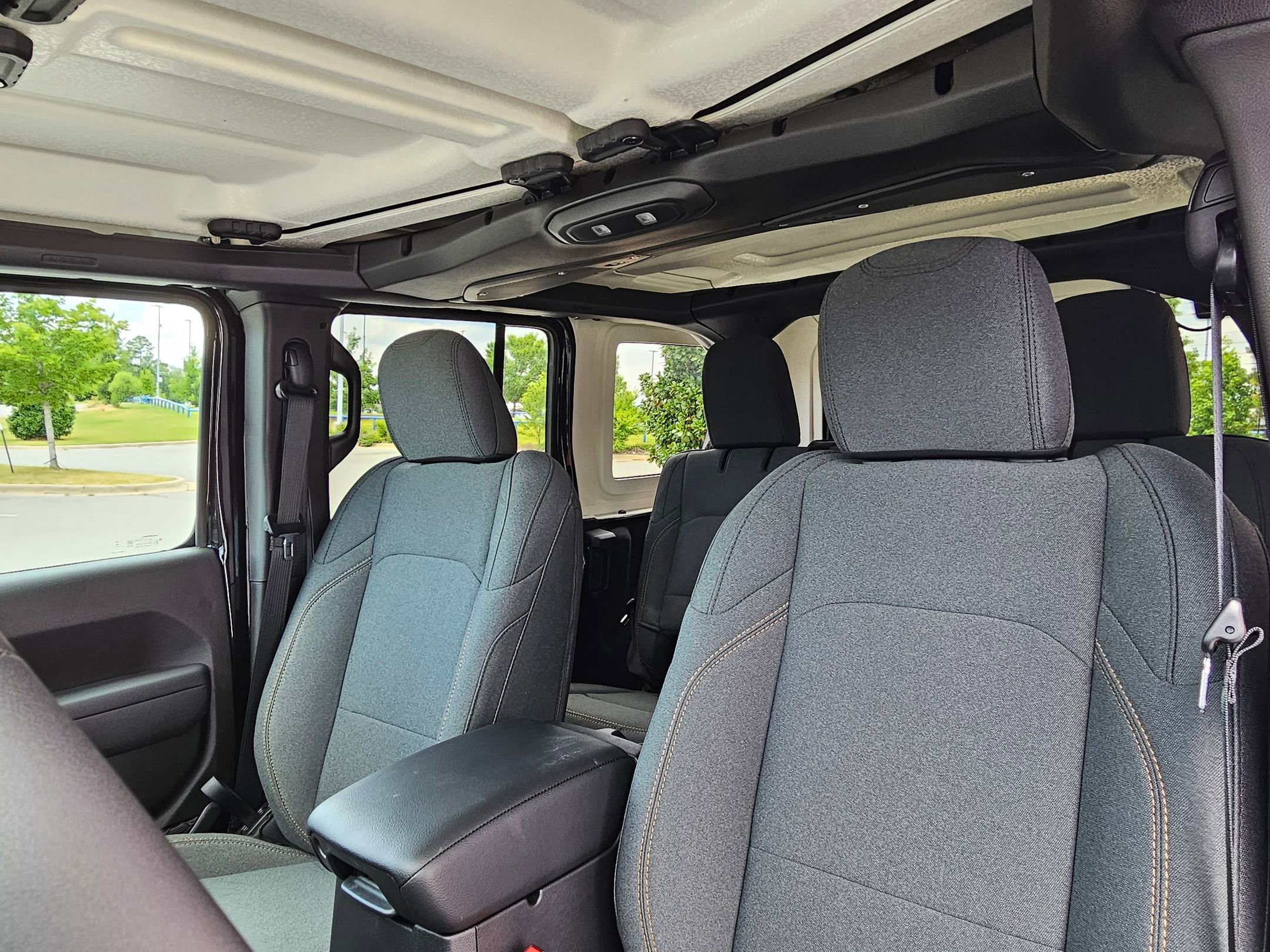2025 Jeep Wrangler Sport S photo 20