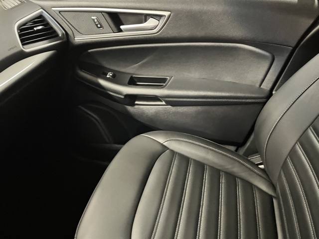 2019 Ford Edge SEL photo 14