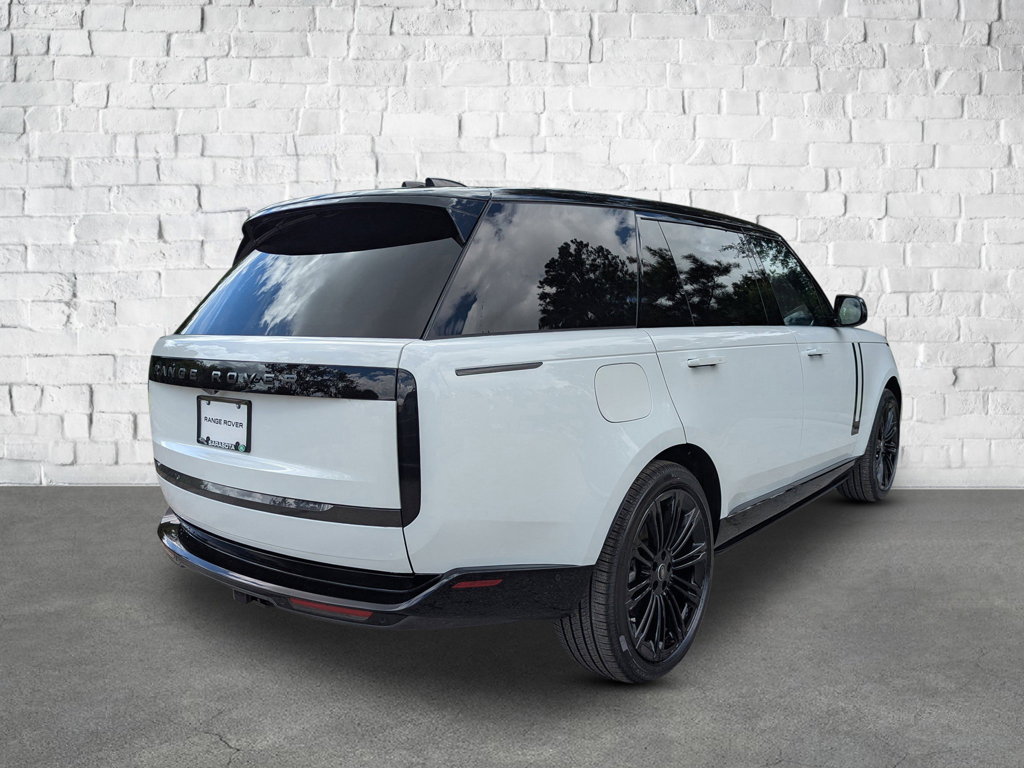 2025 Land Rover Range Rover SE photo 5