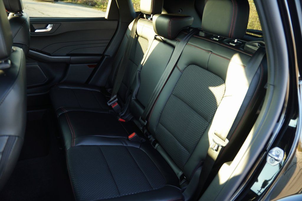 2025 Ford Escape ST-Line photo 11