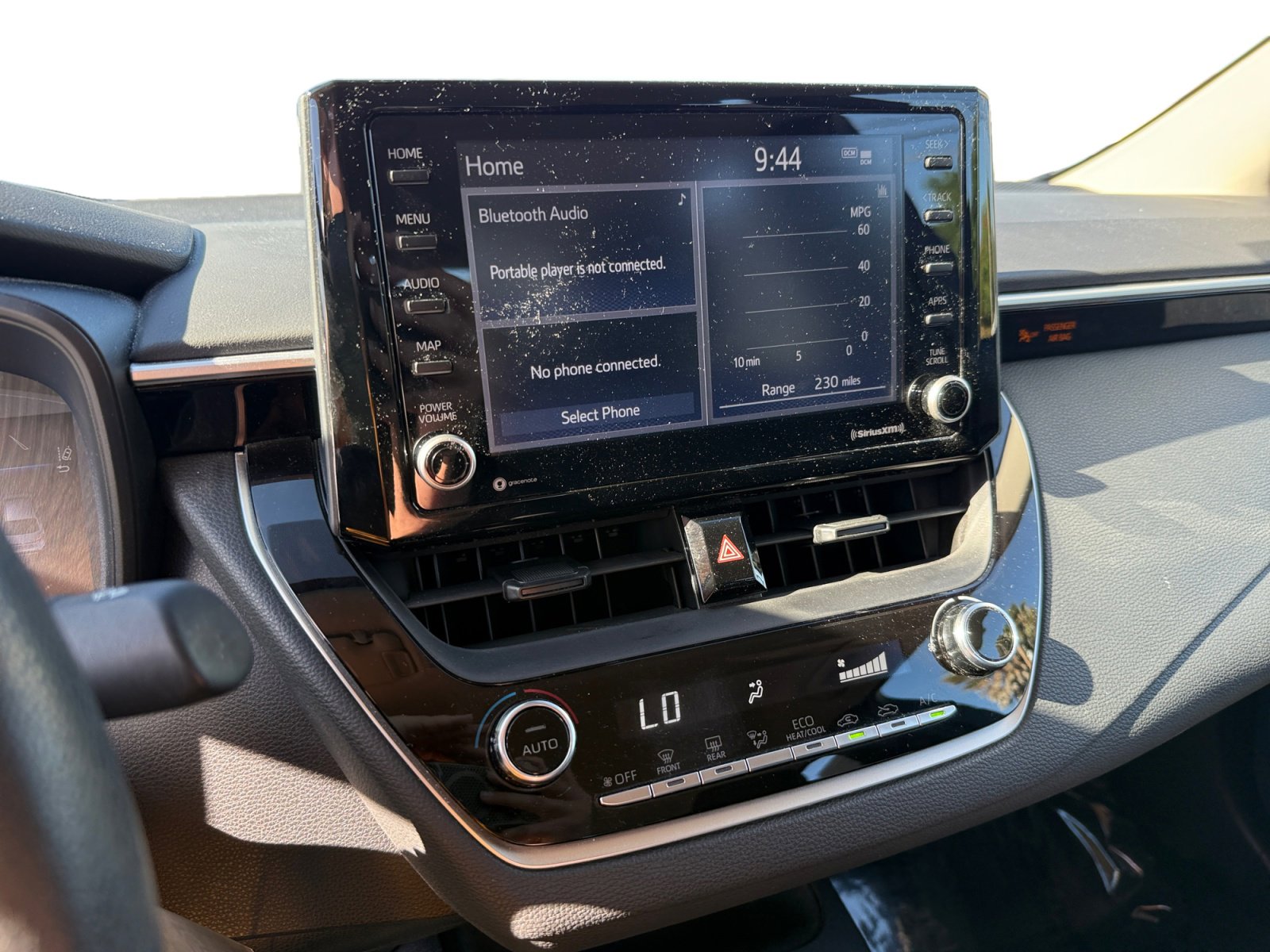 2022 Toyota Corolla LE photo 11