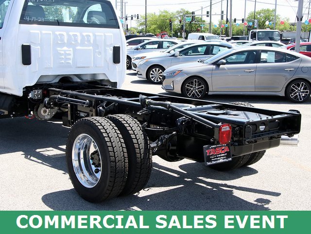 2024 Chevrolet Silverado 5500HD Work Truck photo 2