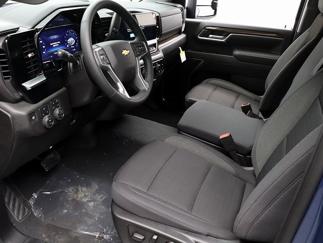 2025 Chevrolet Silverado 2500HD LT photo 10