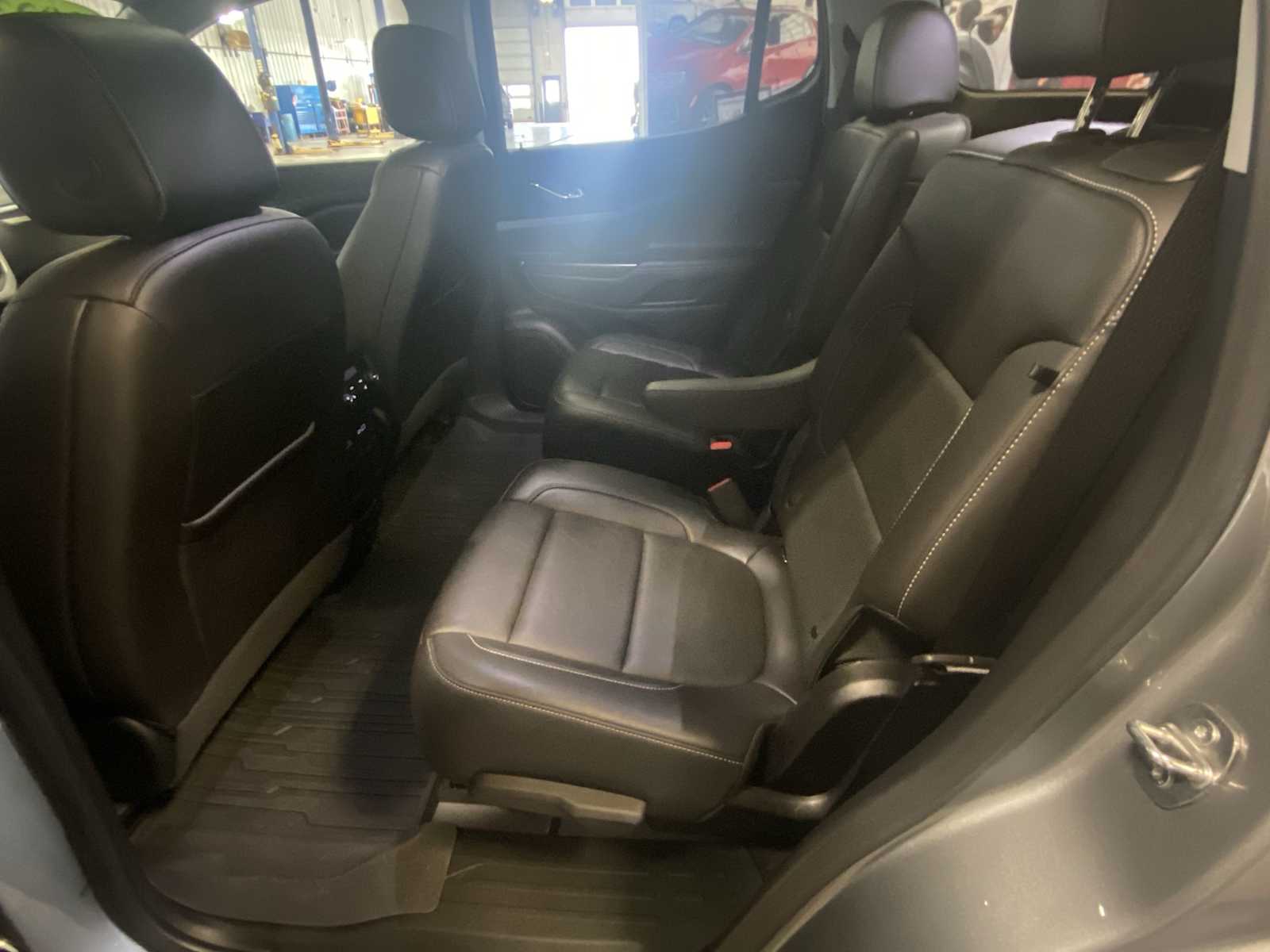 2023 Gmc Acadia SLT photo 25