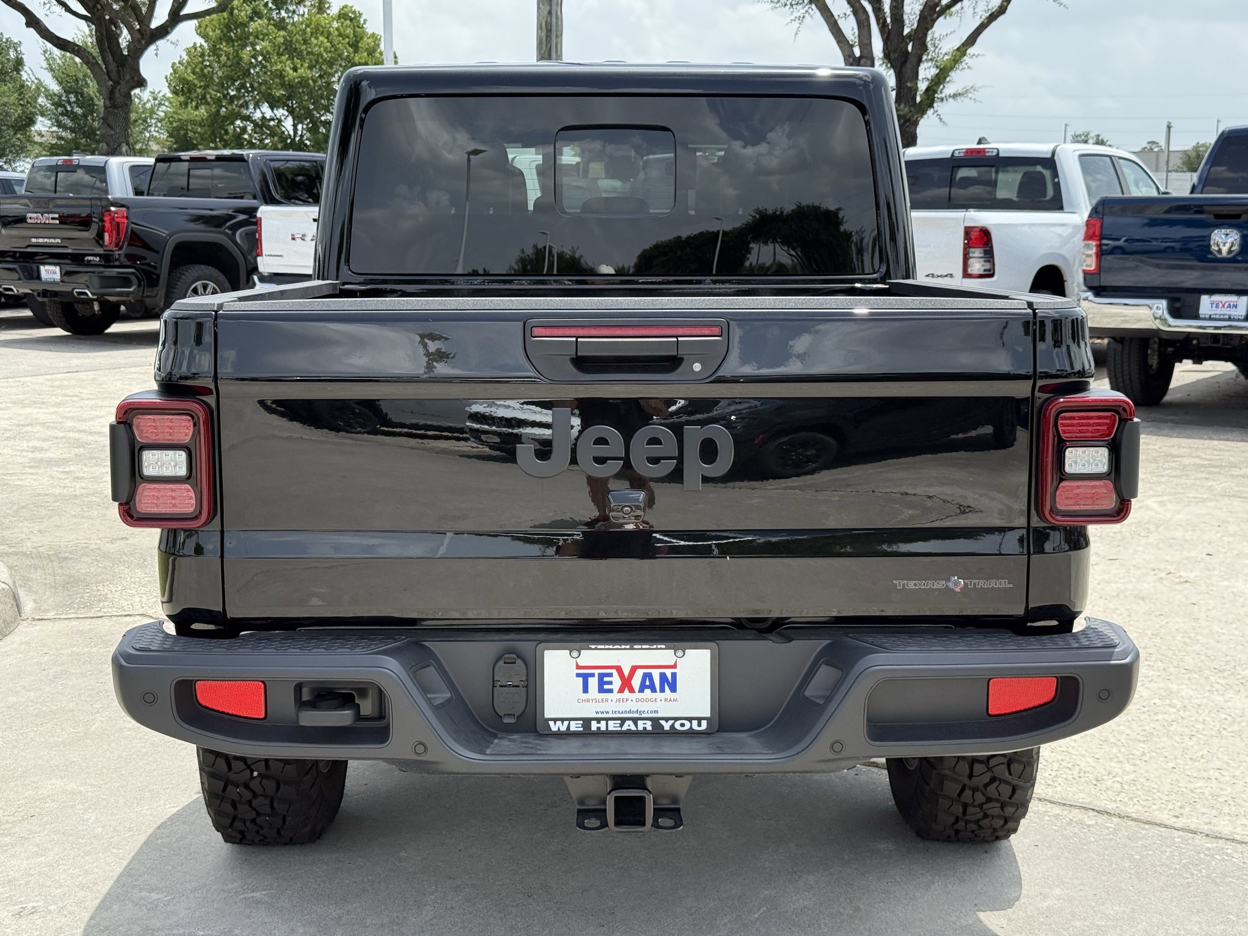 2025 Jeep Gladiator Texas Trail photo 2